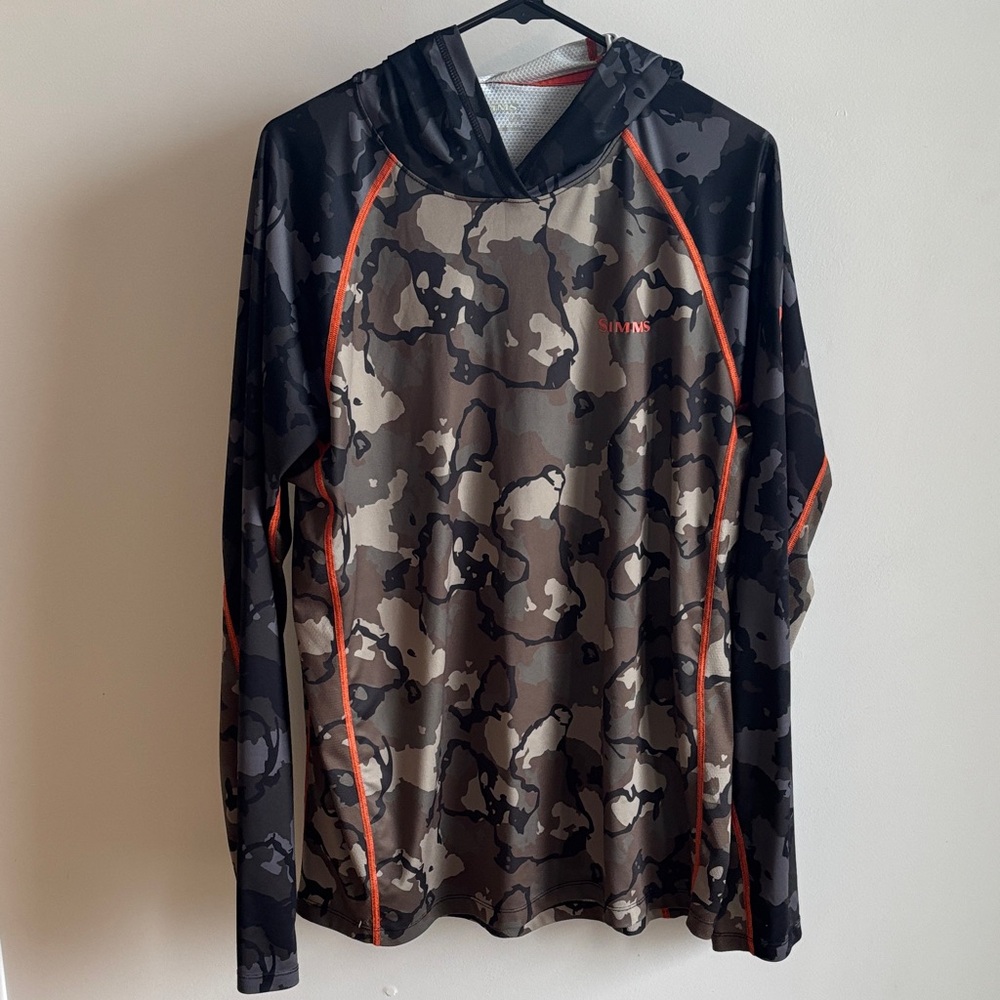 Simms Men's Camouflage Hoodie with Orange Accents size Large
